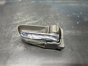 00-04 Subaru Outback front or rear right rh passenger door handle - brown - Foto 1 di 2
