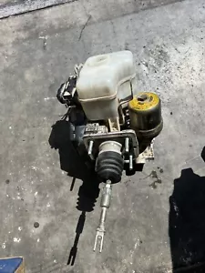 Toyota FJ Cruiser 2007 abs bomba de freno antibloqueo propulsor de cilindro maestro 🙂 - Imagen 1 de 6