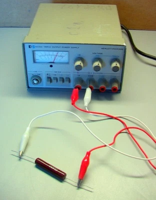 HP HEWLETT-PACKARD 6235A TRIPLE OUTPUT POWER SUPPLY +TESTED WORKING GOOD+ - Image 1 of 4