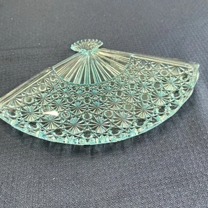 Fenton Kunstglas Aqua Blau Fächer mit Gänseblümchen & Knöpfen Muster - Bild 1 von 6