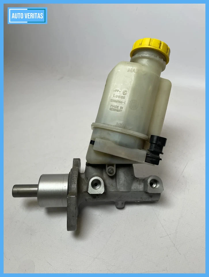 Original Alfa Romeo 147 (937) main brake cylinder 32066966E - Image 1 of 4