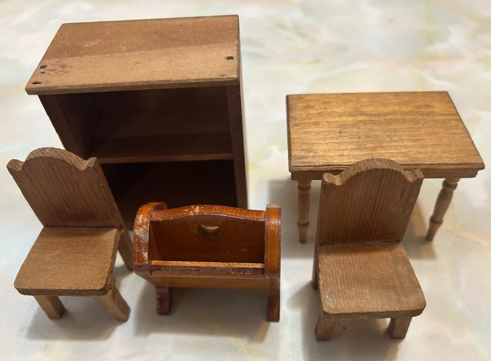 Antiguo juego de sala/comedor Strombecker 1938 casa de muñecas miniatura estantería etc. Foto 1 de 4