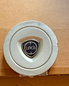 Coppetta Coprimozzo per cerchi Lancia MUSA, YPSILON, DELTA, Originale, satinata - Foto 1 di 2