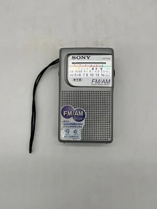 Radio de bolsillo SONY FM/AM 2 BANDAS ICF-P20 funcionando probado usado - Imagen 1 de 7
