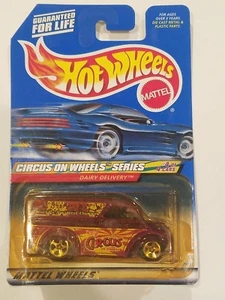 Hot Wheels Circus On Wheels Series Dairy Delivery #4/4 cars,card #2000-028 old - Picture 1 of 1