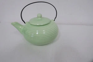 Kleine Teekanne  -  Kaffeekanne  Rillen  - Mintgrün -  Inhalt 700ml - Bild 1 von 6