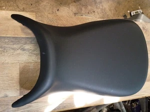 2005 - 13 BMW R1200RT K26 0632-7 681 684 668833 10  SEAT / Saddle  - Picture 1 of 6