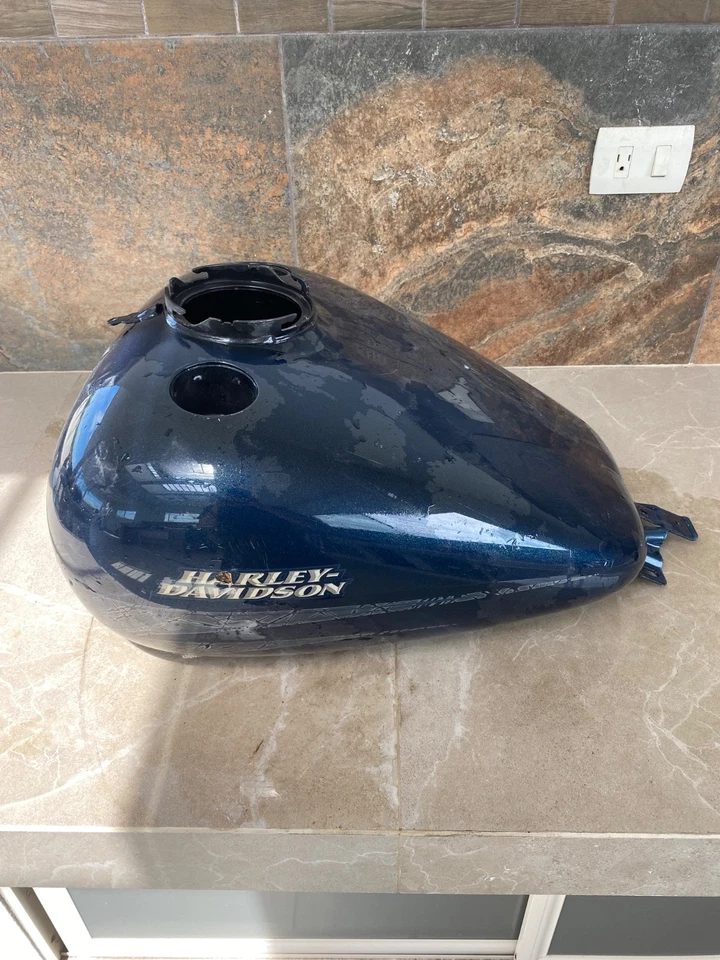 Harley-Davidson Freewheeler FLRT 2019 tanque de combustible de gasolina | Se adapta a 2017-2023 Foto 1 de 4