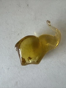 Adorabile piccolo elefante in vetro ambrato - Foto 1 di 8