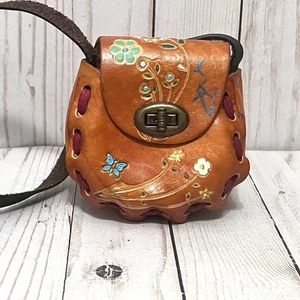 70s Hand Tooled Leather Floral Embossed Vintage Bohemian Saddle Mini Bag - Bild 1 von 10