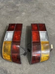 Conjunto de lámpara de luz trasera izquierda y derecha Porsche 944 477945213 C35 - Imagen 1 de 13