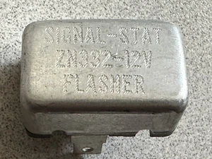 1961-62 CORVETTE ZN332 SIGNAL STAT RECTANGULAR 3 BULB FLASHER NOS/NEW ALUM CASE - Picture 1 of 4