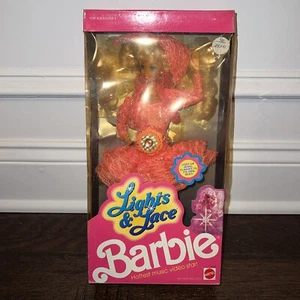 Nueva Muñeca Barbie Luces y Encaje De Colección 1990 #9725 Joya Video Musical Rosa Mattel - Imagen 1 de 4