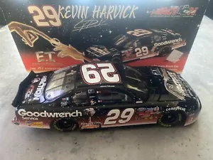 KEVIN HARVICK 1:24 ACTION 2002 #29 GM GOODWRENCH E.T. 20TH ANNIVERSARY - Picture 1 of 9