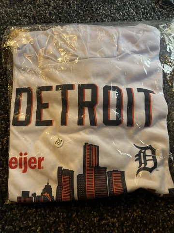 New Detroit Tigers Short Sleeve Graphic Hoodie 2XL XXL 6/24 SGA MLB Baseball NIP Cover
