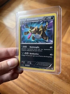 Pokemon carta Krookodile 127/124 Secret Rare Stirpe dei Draghi ITA - Foto 1 di 3