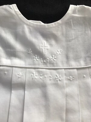 Vestido de batizado e chinelo Kissy Kissy BESOS NOVO SEM ETIQUETAS - 0-6 meses - Imagem 1 de 4