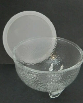 Plato de azúcar de vidrio con tapa de plástico Foto 1 de 4