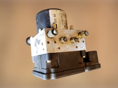 2008 2009 2010 2011 Nissan Xterra ABS Anti-Lock Brake Pump Assembly 4x2 AT OEM - Image 1 of 4