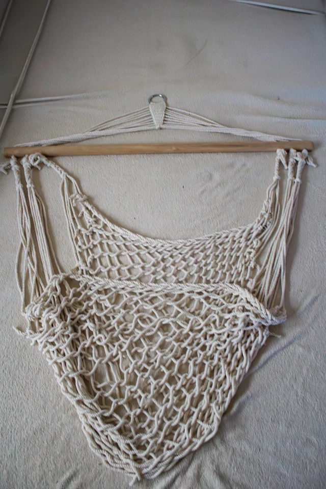 ✅ Hängesessel Netzoptik | mit Holzstange | Baumwollseil | Hängestuhl - Bild 1 von 1