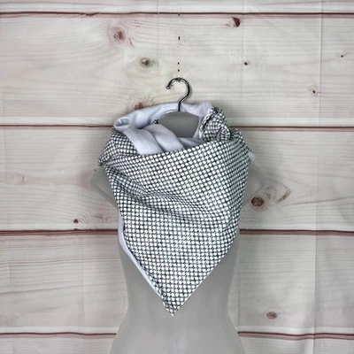 Bufanda Lululemon para mujer OS blanca geométrica polar Infinity Vinyasa convertible Foto 1 de 4