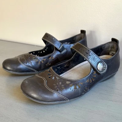 Calcetín de cuero negro tierra Mary Jane detalle de flores forro plano talla 8 Foto 1 de 4