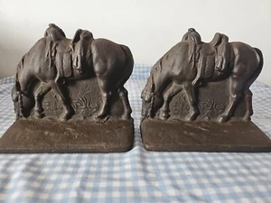 Vintage Paar Gusseisen Western Sattel Pferd Buchstützen schwer - Bild 1 von 9