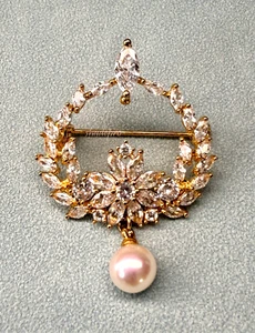 Floral Tiara Style Brooch with 6mm White Edison Pearl – A Beautiful Gift Choice - Picture 1 of 4