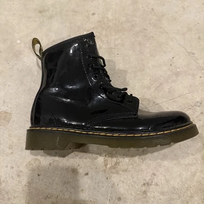 * ПРАВИЛЬНАЯ ОБУВЬ ТОЛЬКО 1 * Dr Martens Junior боя из черной кожи 1460 J молнии ботинки 4Y - Изображение 1 из 4