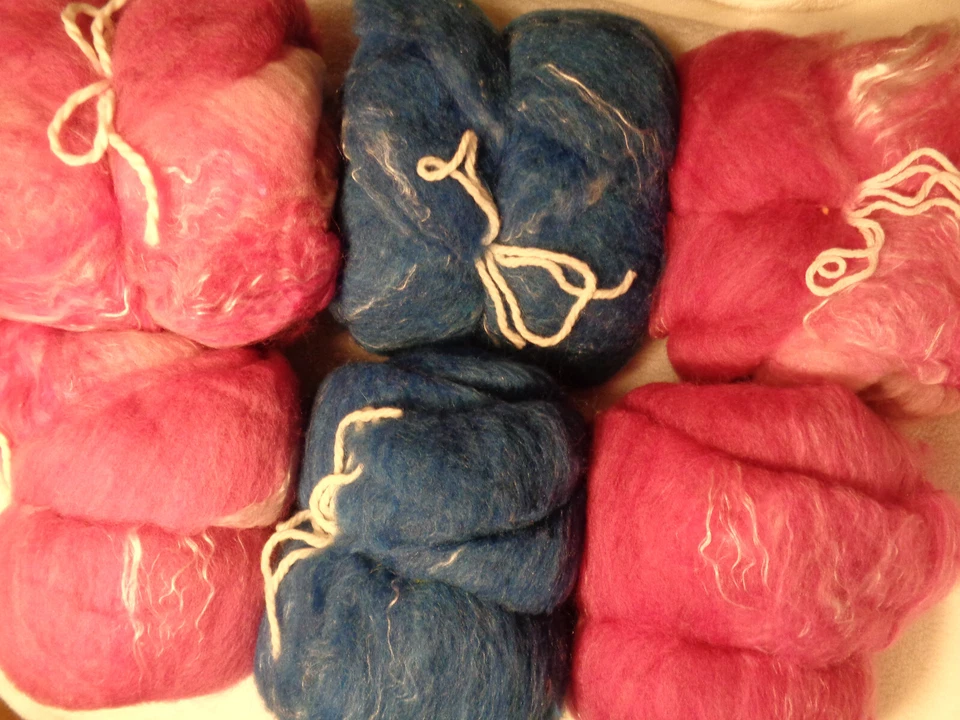 ROVING Wool CAMEL SILK Merino  Spinning Fiber Blue and Pink 10.5 oz LANDES LAMB - Image 1 of 3