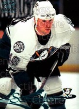 1997-98 Paramount Emerald Green #8 Scott Young