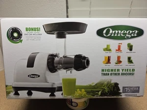 OMEGA MM900HDS Low Speed Masticating Celery Juicer - Silver Open Box New - Picture 1 of 8