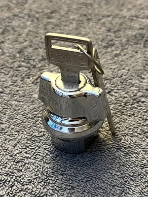 Volvo 144 164 240 262 264 cerradura maletero abridor mango maletero lock kit NOS Foto 1 de 4