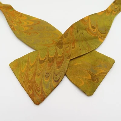 Галстук-бабочка Shibumi золотистый зеленый геометрический ширина 2,25 дюйма самостоятельный галстук шелк США - Изображение 1 из 4