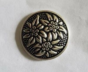 Botones de colección austriacos de plata oxidada redondo de metal 36L-7/8"-22 mm B19E - Imagen 1 de 4