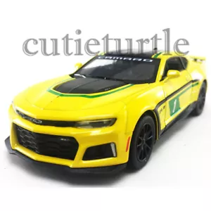 Coche de juguete diecast Kinsmart Camaro ZL1 2017 1:38 KT5399DF carreras #1 amarillo - Imagen 1 de 3