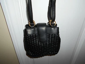 Bolso de hombro Amanda Smith negro pequeño con doble correa tejido frontal cierre a presión - Imagen 1 de 4