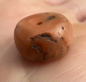 Antike Himalaya Koralle Perle 2,8g handgebohrt 1/2′′ Tibetische Mala Handel - Bild 1 von 9