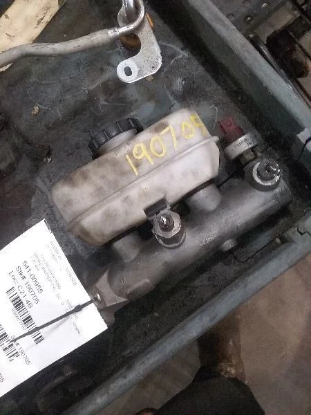 Cilindro maestro de freno con control de velocidad para camioneta Ford E250 94-96 77707 Foto 1 de 3