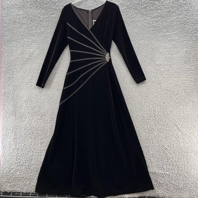 Vestido Tadashi Feminino Pequeno Preto Veludo Manga Longa Decote V Broche Vestido Feito nos EUA - Imagem 1 de 4