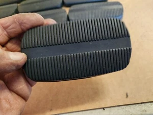 NOS Brake Pedal Pad Auto Manual Brakes 1958-1967 Nova Impala Corvette Lot Of 13 - Foto 1 di 7