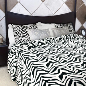 Micro manta de felpa blanca Tiger de Kingtex - Imagen 1 de 4