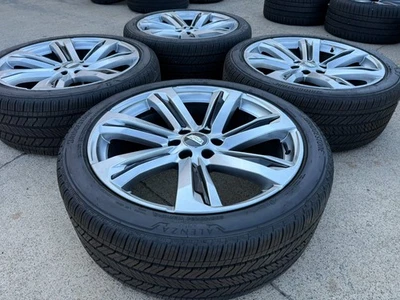 24" OEM 2025 Cadillac Escalade Wheels Bridgestone Alenza 285/40R24 99% Foto 1 de 4