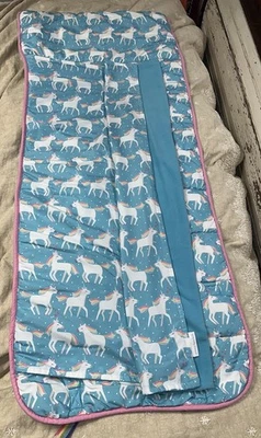 Alfombrilla para siesta Pottery Barn rara azul con arco iris unicornio Foto 1 de 4