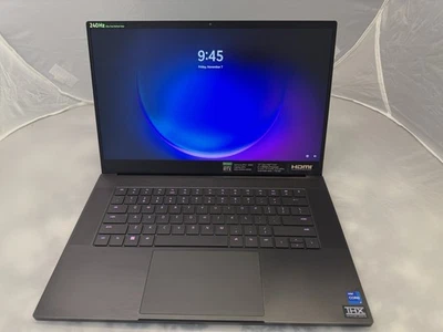 Razer Blade 15.6 RZ09-0421 (1TB SSD, Core i7 12ª Gen, 4.80 GHz, 32GB, RTX 3060) Foto 1 de 4