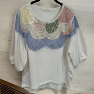 Rivet & Surge Three Dimensional Scallop Detail with Puff Sleeves Top Size M - Picture 1 of 9