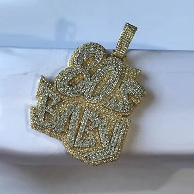 Colgante Bebé Años 80 Personalizar HipHop 4Ct Redondo Moissanita Oro Amarillo 14K Relleno FN Foto 1 de 4