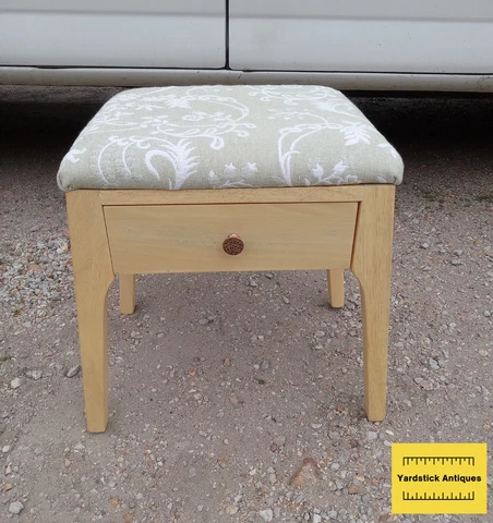 Maple Bench with Drawer (FS129) Cover
