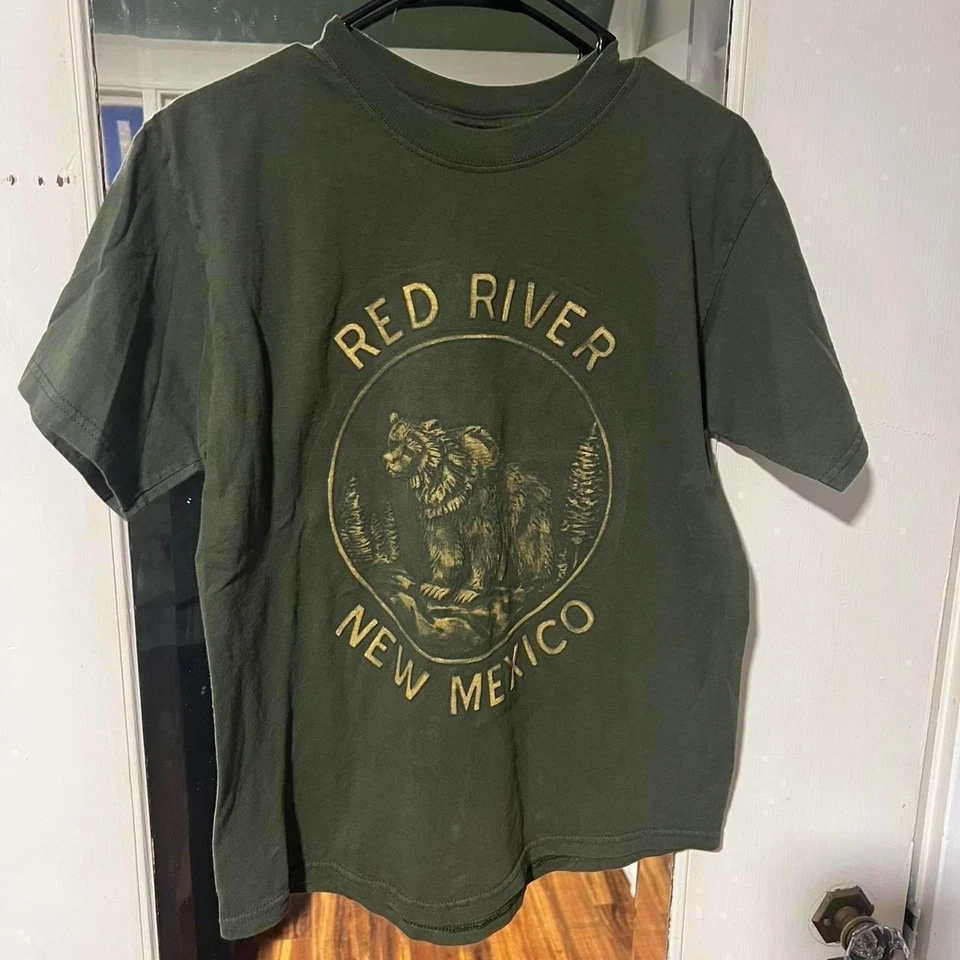 Green and gold vintage Red River New Mexico tee. Graphic is raised. Never saw a - Image 1 of 2