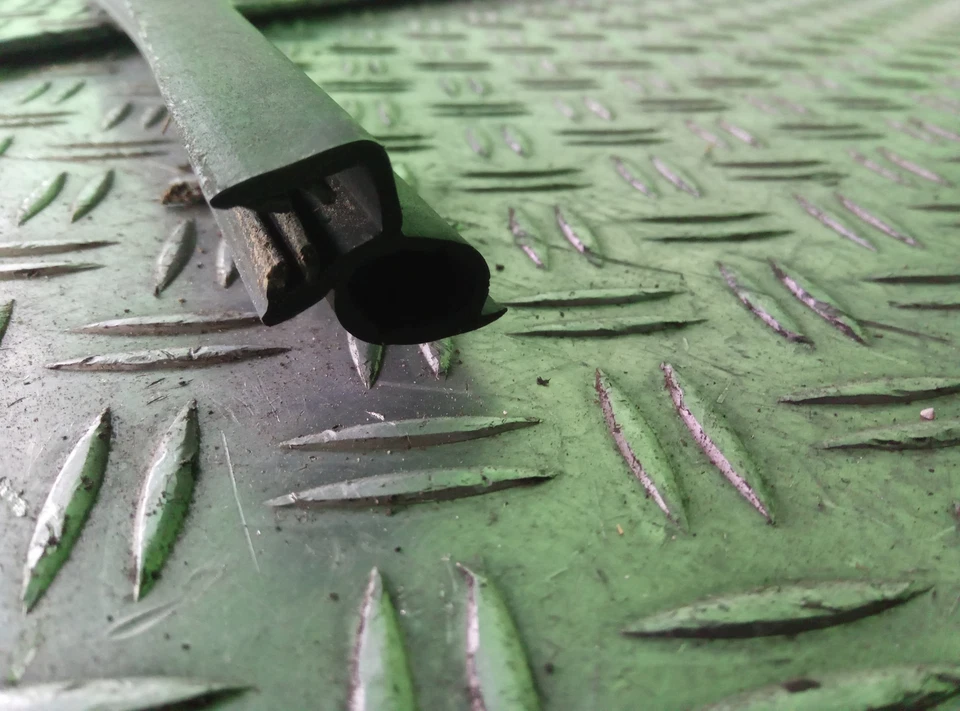 28606 Dichtung JEEP Cherokee (KJ) 2.8 CRD 4x4 110 kW 150 PS (11.2002-01 - Изображение 1 из 4